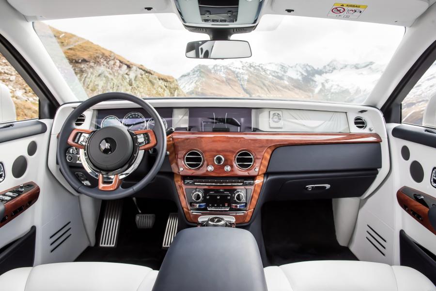 Торпедо Rolls-Royce Phantom 2017 года  (WW) (фото 73 из 75)